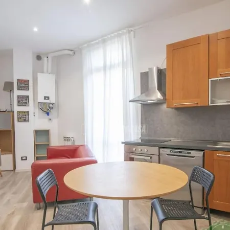 2Bedrooms 4Beds Minimum 3 Days -Thetechflat- Red Metro Sesto Marelli San Babila Duomo Fiera - For Professionals And Remote Workers 32Inch Monitor And Desks - No City Tax Requird -Dishwasher Sesto San Giovanni Exterior foto