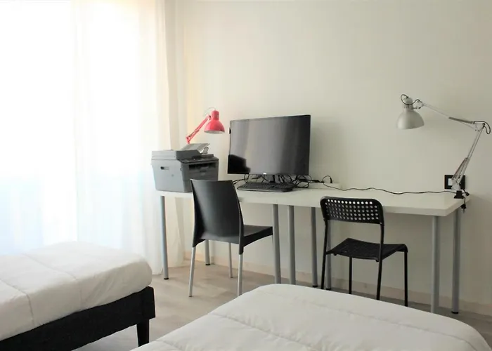 2Bedrooms 4Beds Minimum 3 Days -Thetechflat- Red Metro Sesto Marelli San Babila Duomo Fiera - For Professionals And Remote Workers 32Inch Monitor And Desks - No City Tax Requird -Dishwasher